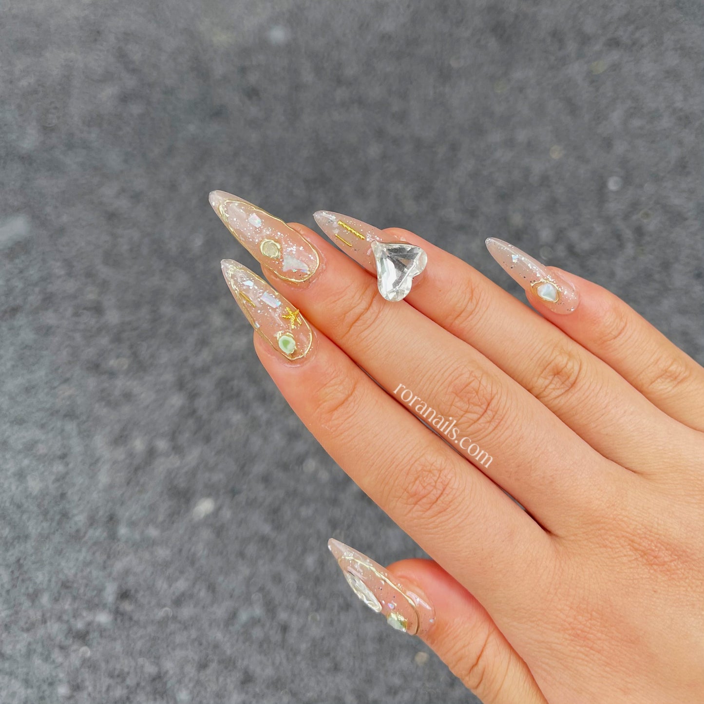 Bar exclusive - Egyptian flamboyance and luxury - roranails