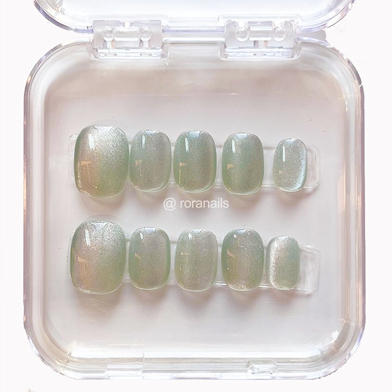 Chasing cat's eye - lake green short mid nails - roranails