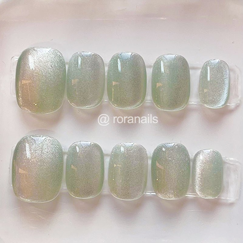 Chasing cat's eye - lake green short mid nails - roranails