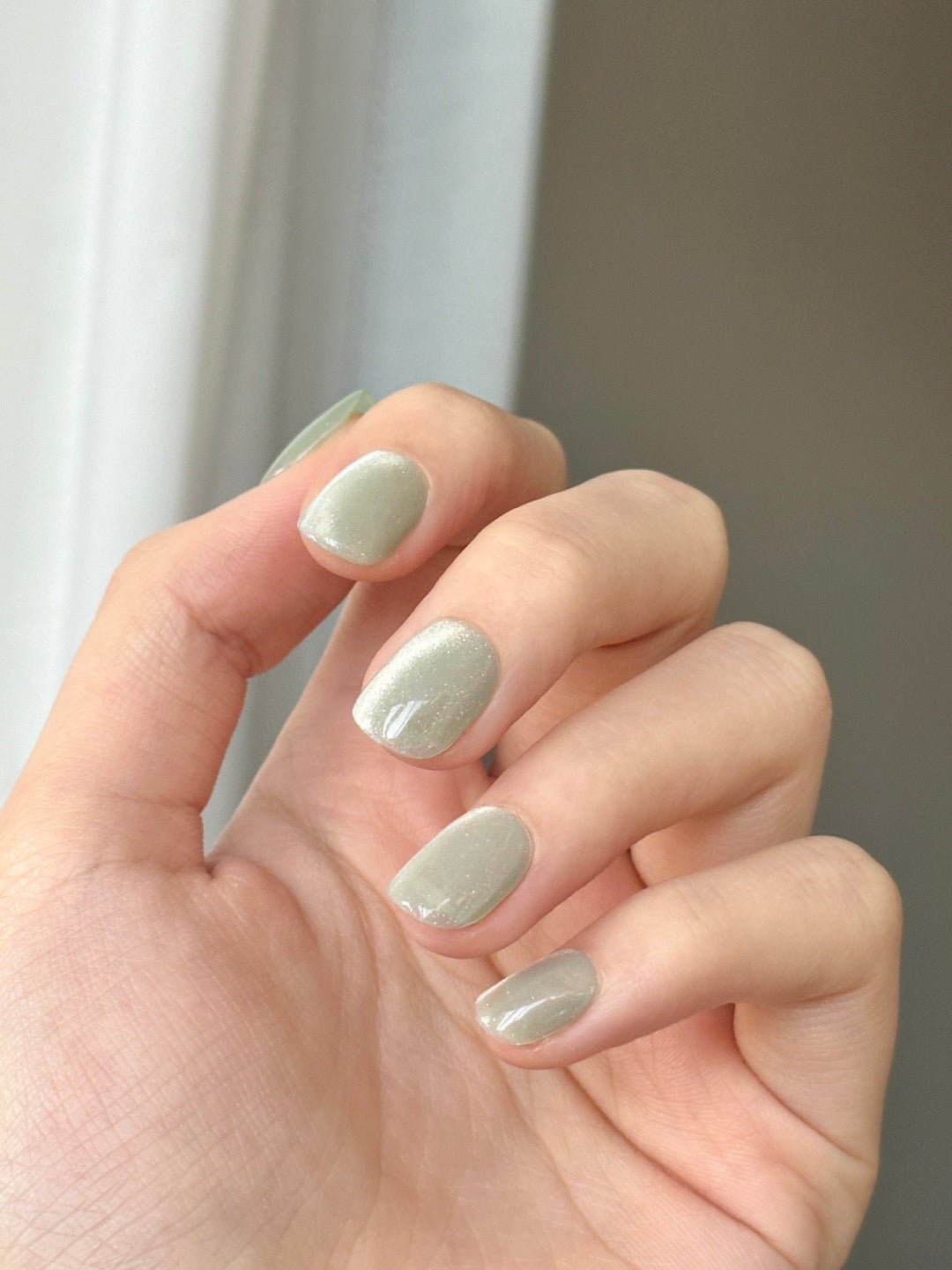 Chasing cat's eye - lake green short mid nails - roranails