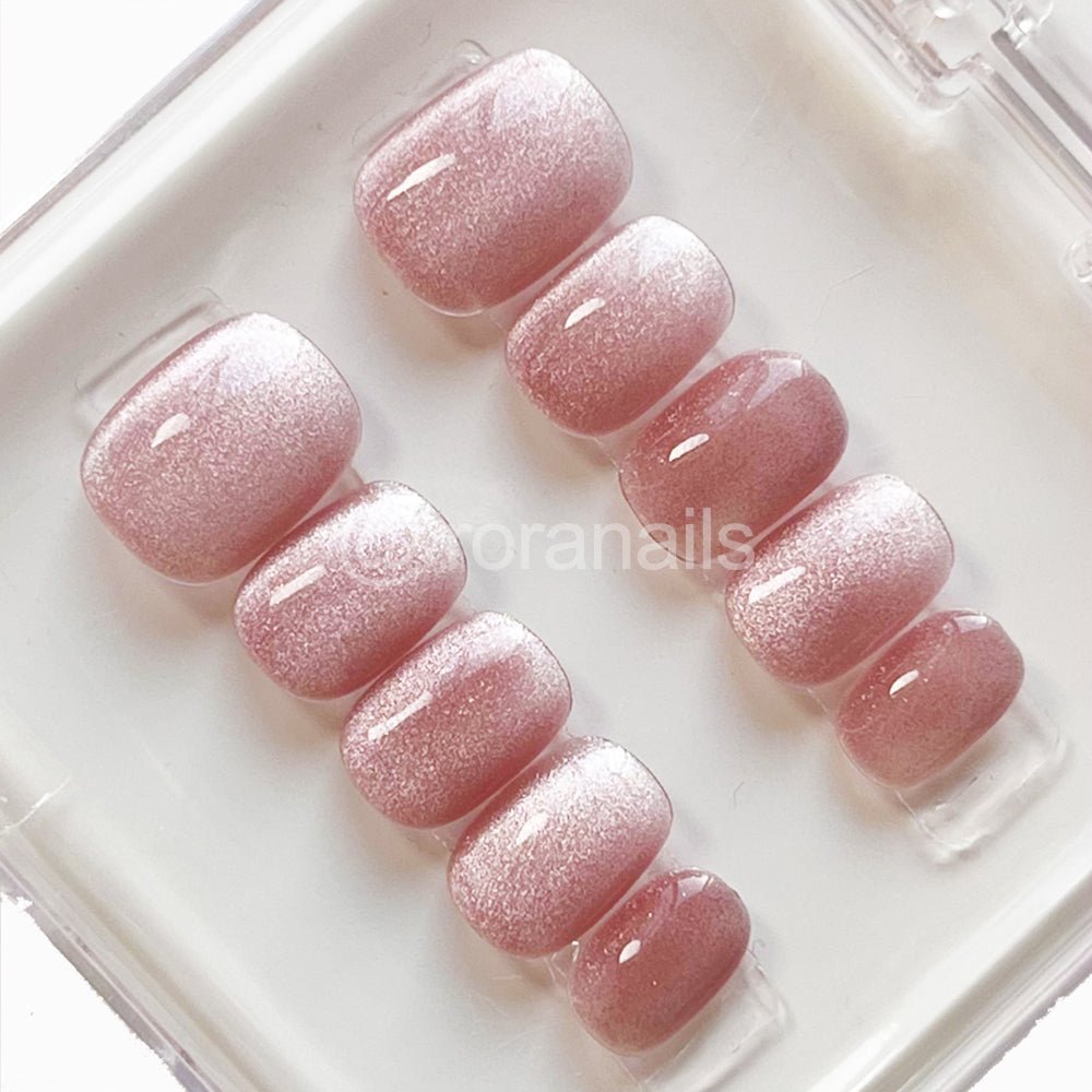Chasing cat's eye -pink short mid nails - roranails