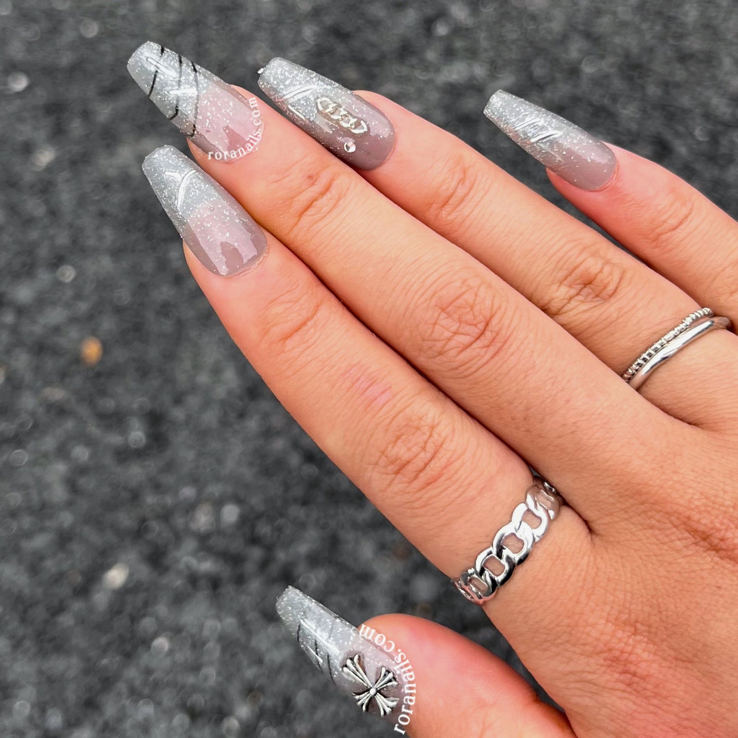 Gray Chlor Heart Nails - roranails