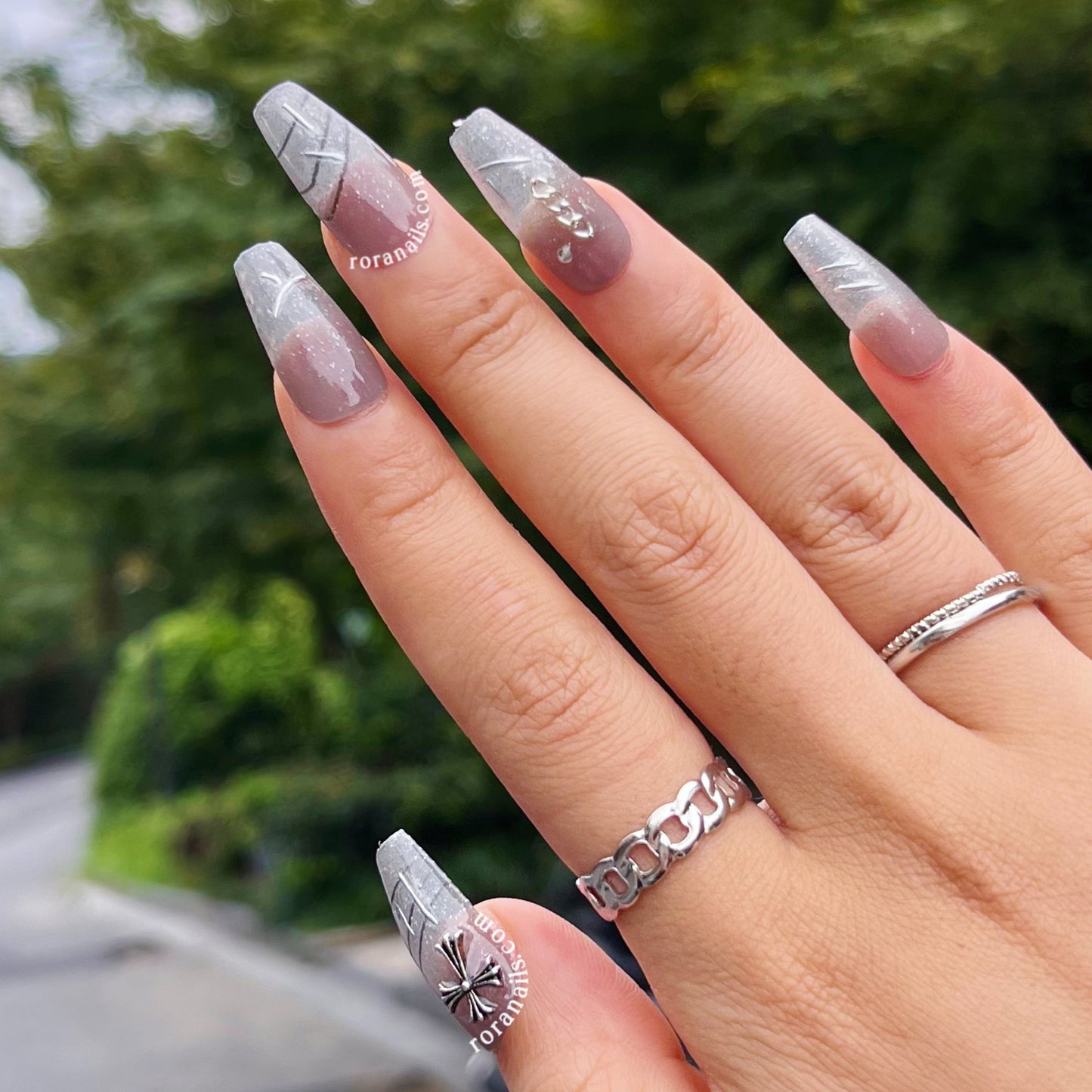 Gray Chlor Heart Nails - roranails