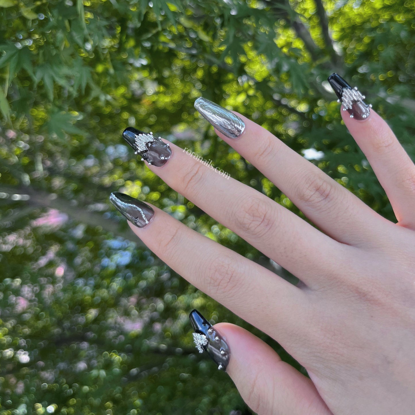 Trendy unisex - dark metal style wearing armor - roranails