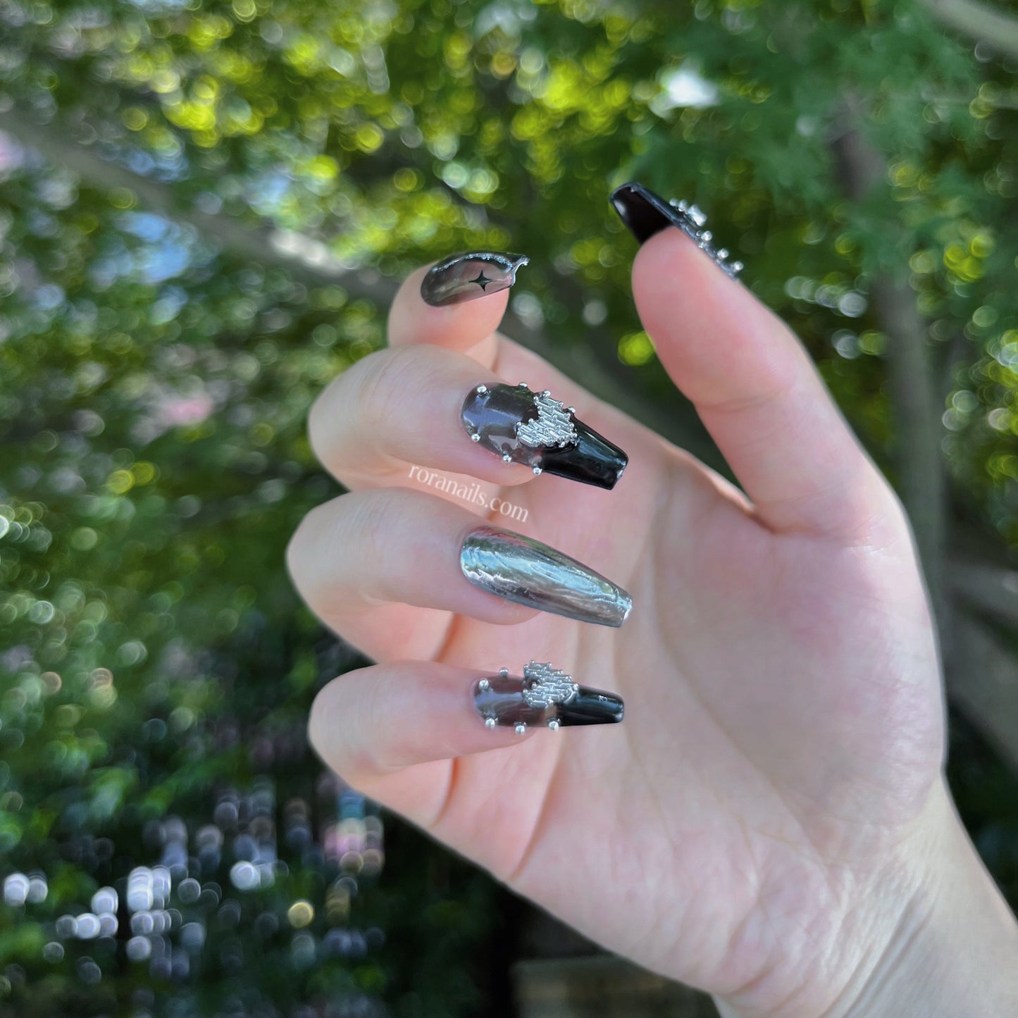 Trendy unisex - dark metal style wearing armor - roranails