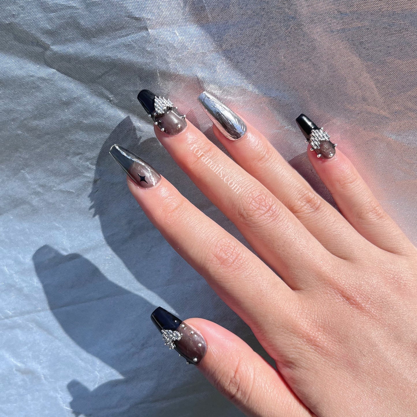 Trendy unisex - dark metal style wearing armor - roranails