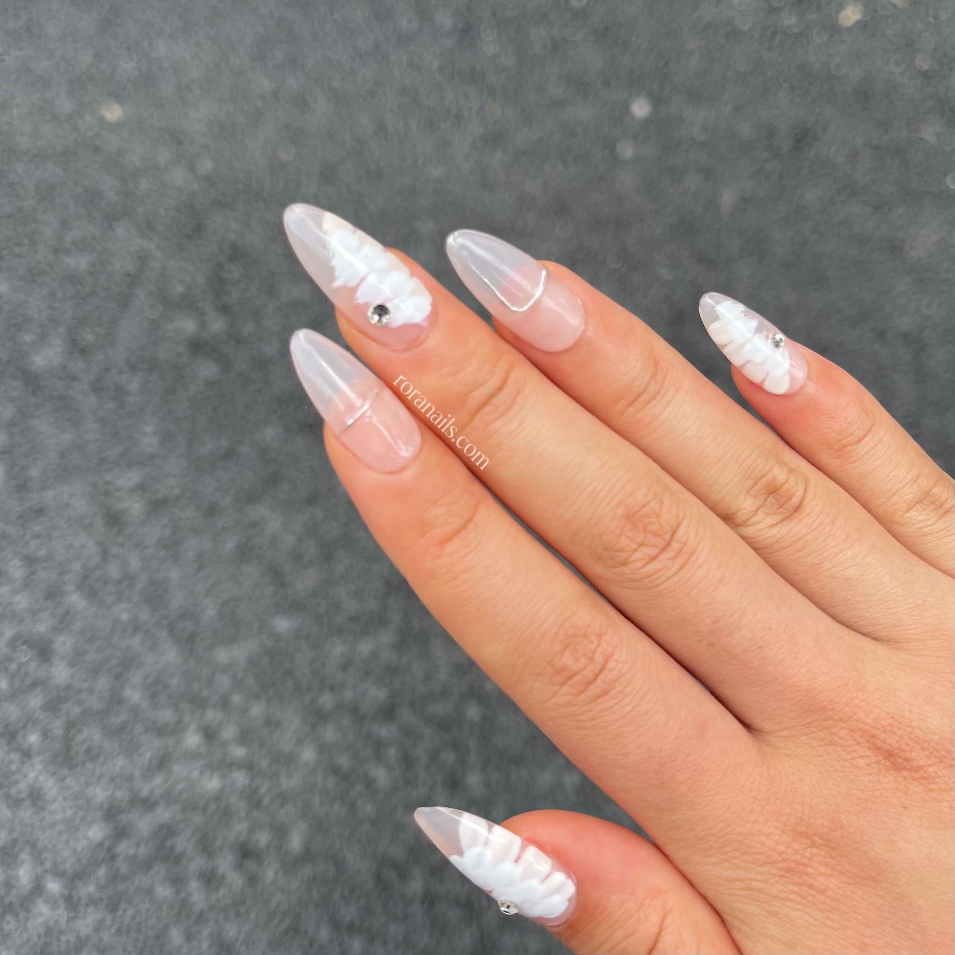 French Almond Feather - roranails